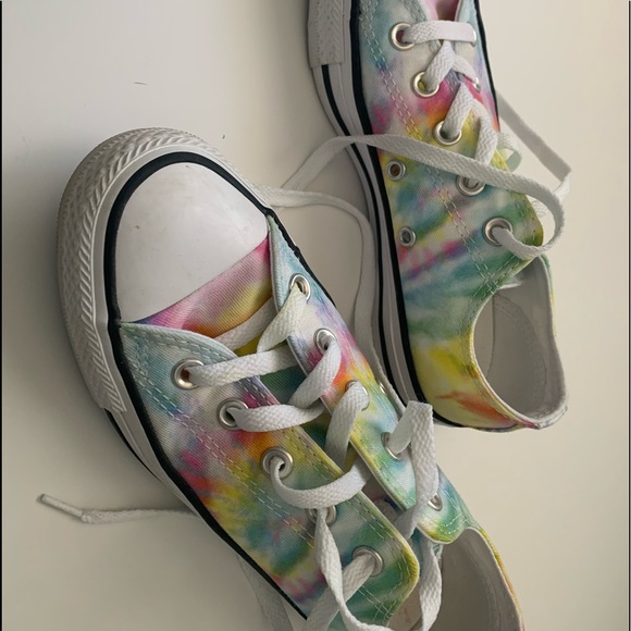Low top tie dye converse. Size 6. Worn like twice - Picture 2 of 3